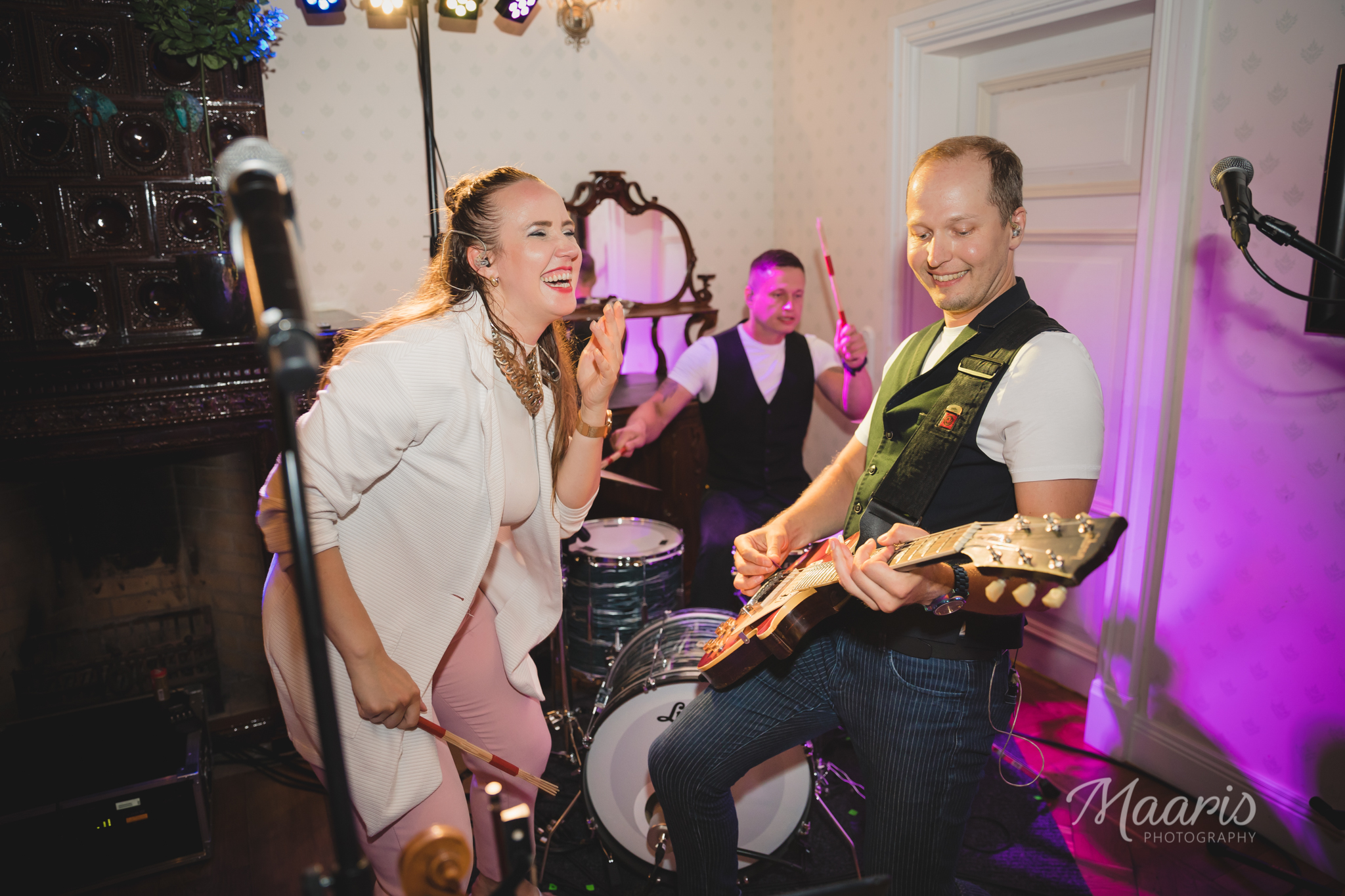 Pulmabänd Margit Tali. Pulmafotograaf Maaris Tölp