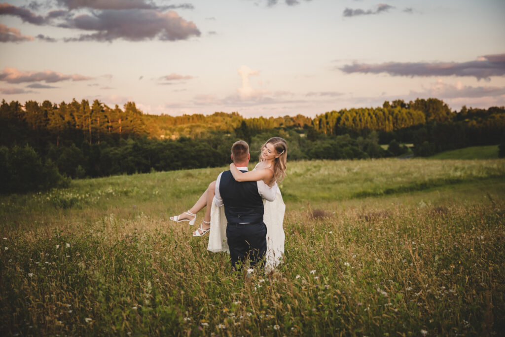 parim pulmafotograaf, pulmapildid, maaris tölp, puust