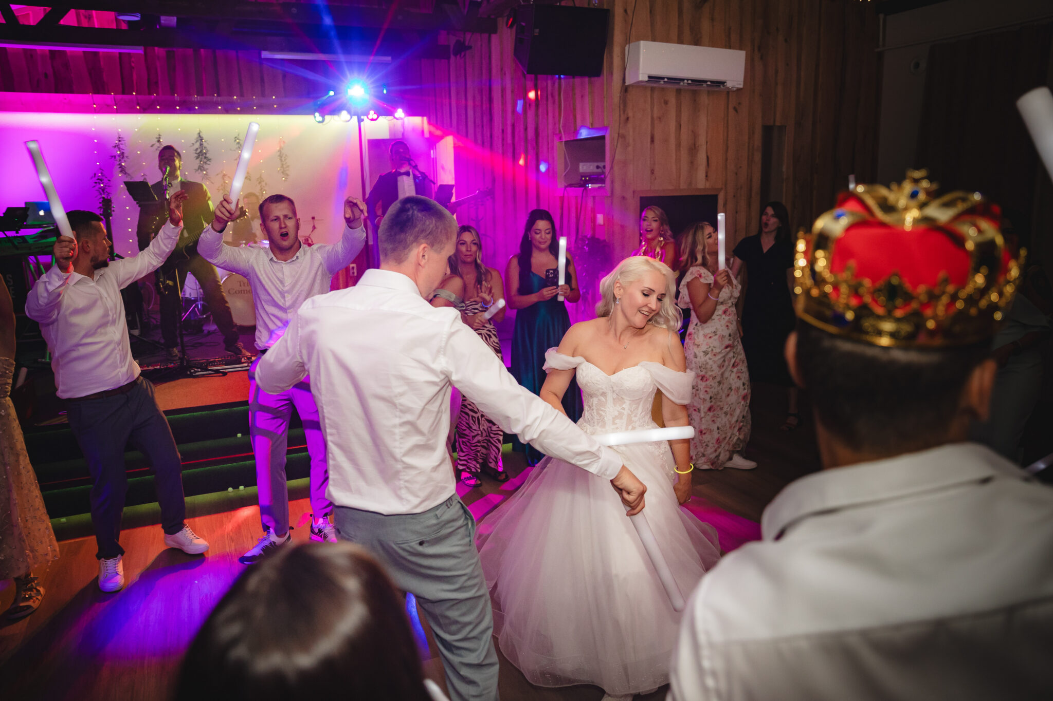 kogemus/ elamus Pulmafotod või fotosessioonid pulmafotograaf Eesti pulmafotograafia hinnad pulmafotograaf kogemus pulmafotograaf tallinnas ja pärnus, mujal eestis pulmad metsajõe puhkemajas